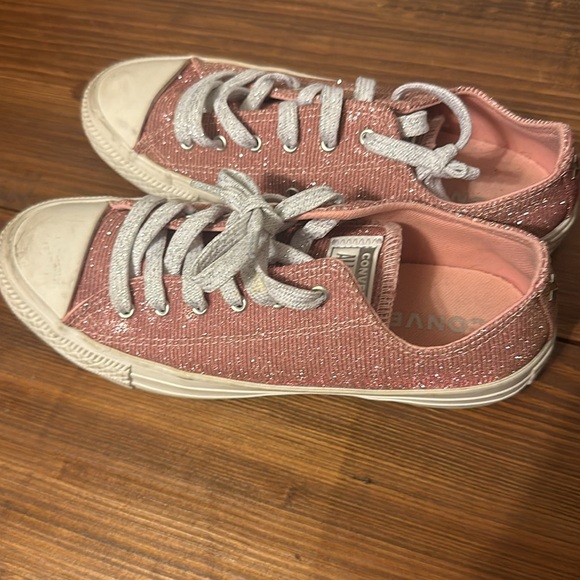 Pink sparkly converse - Picture 3 of 9